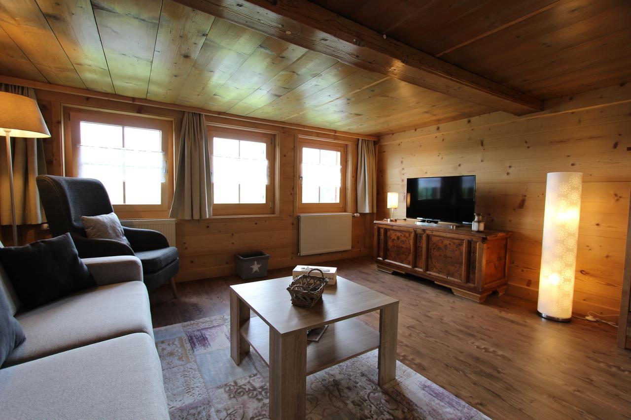Les Mourriaux Apartment Chateau-d'Oex Bagian luar foto