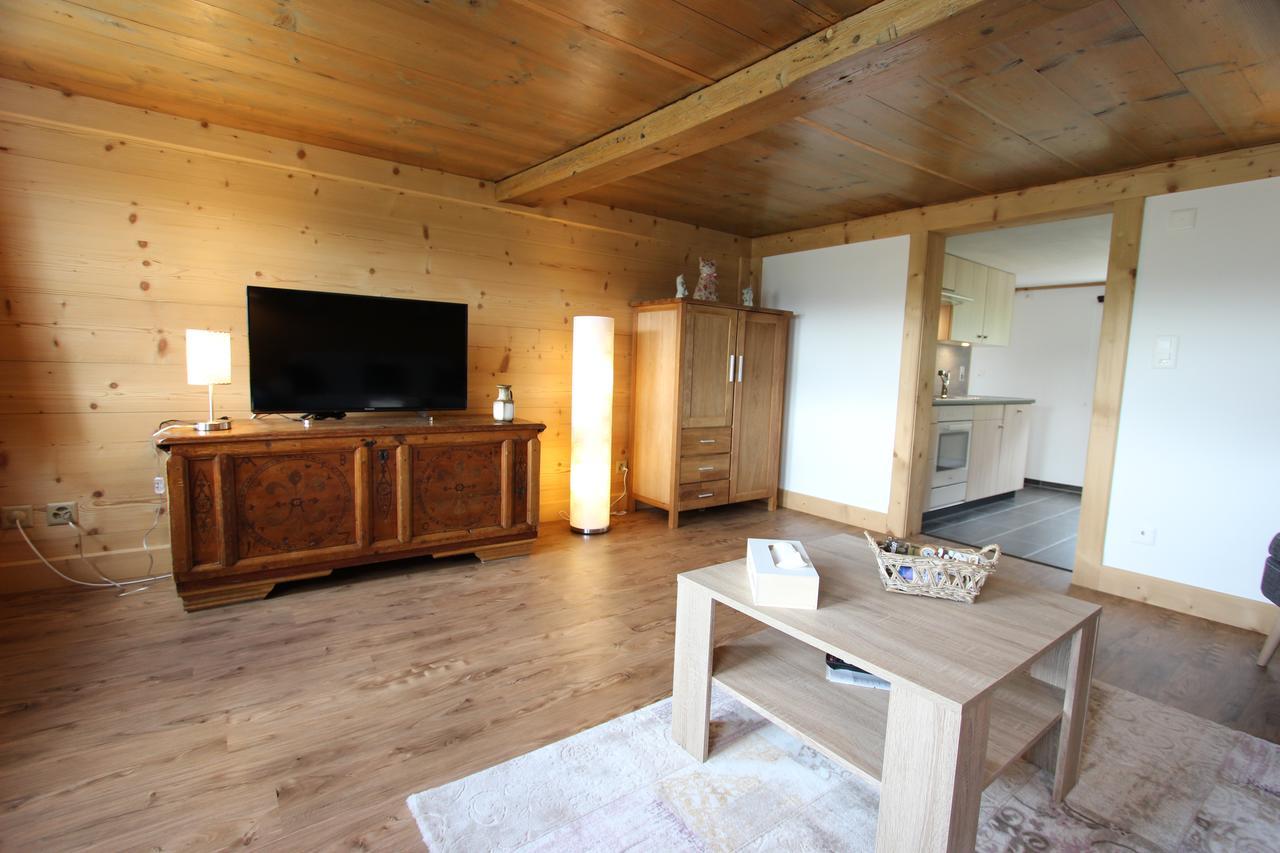 Les Mourriaux Apartment Chateau-d'Oex Bagian luar foto